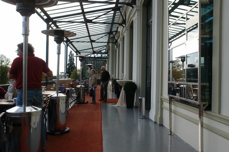 rolandseck-bahnhof-cafe