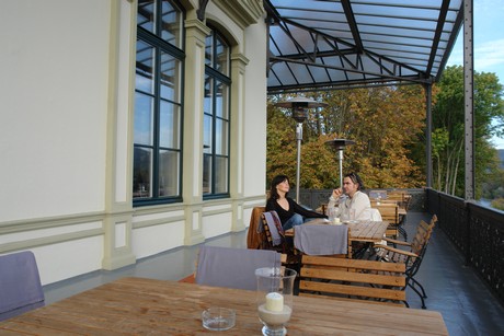 rolandseck-bahnhof-cafe