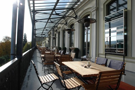 rolandseck-bahnhof-cafe