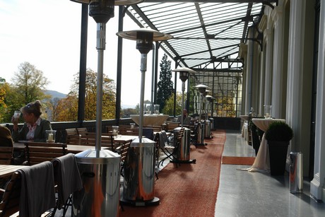 rolandseck-bahnhof-cafe